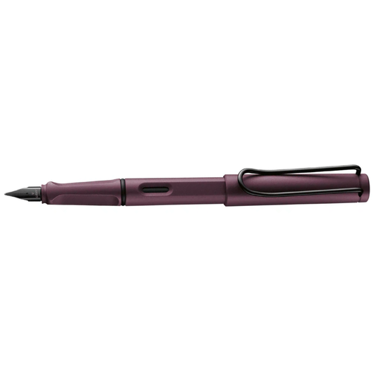 Lamy Safari Scarlet Medium Uç Dolma Kalem – Ergonomik ve Şık Tasarım