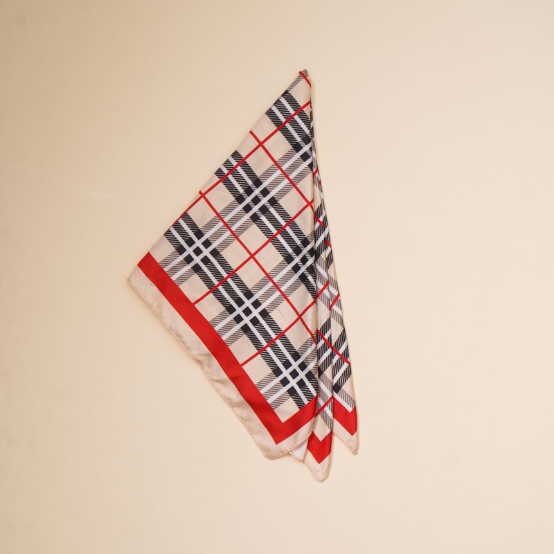 Kadın Fular | 44 × 44 cm Özel Tasarım USD Basksıız