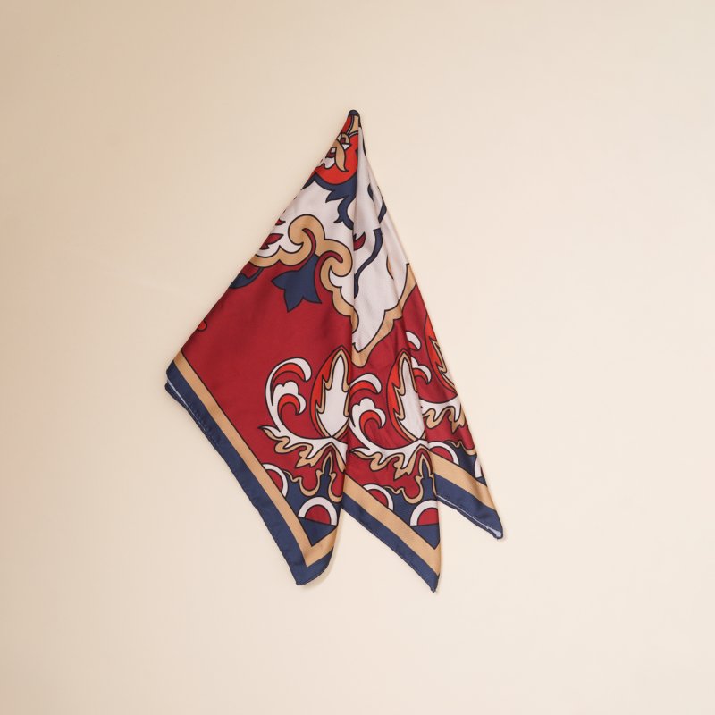 Kadın Fular | 44 × 44 cm Özel Tasarım USD Basksıız