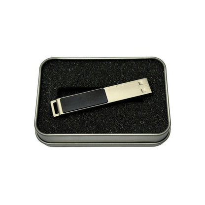 Beyaz LED Işıklı USB Bellek – Modern Tasarım ve Işıklı Logo Deneyimi