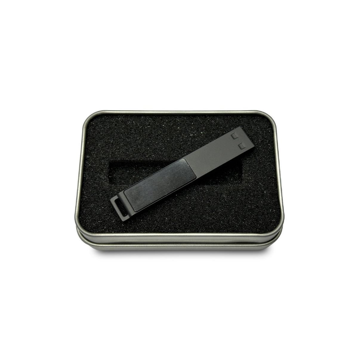 Beyaz LED Işıklı USB Bellek – Modern Tasarım ve Işıklı Logo Deneyimi